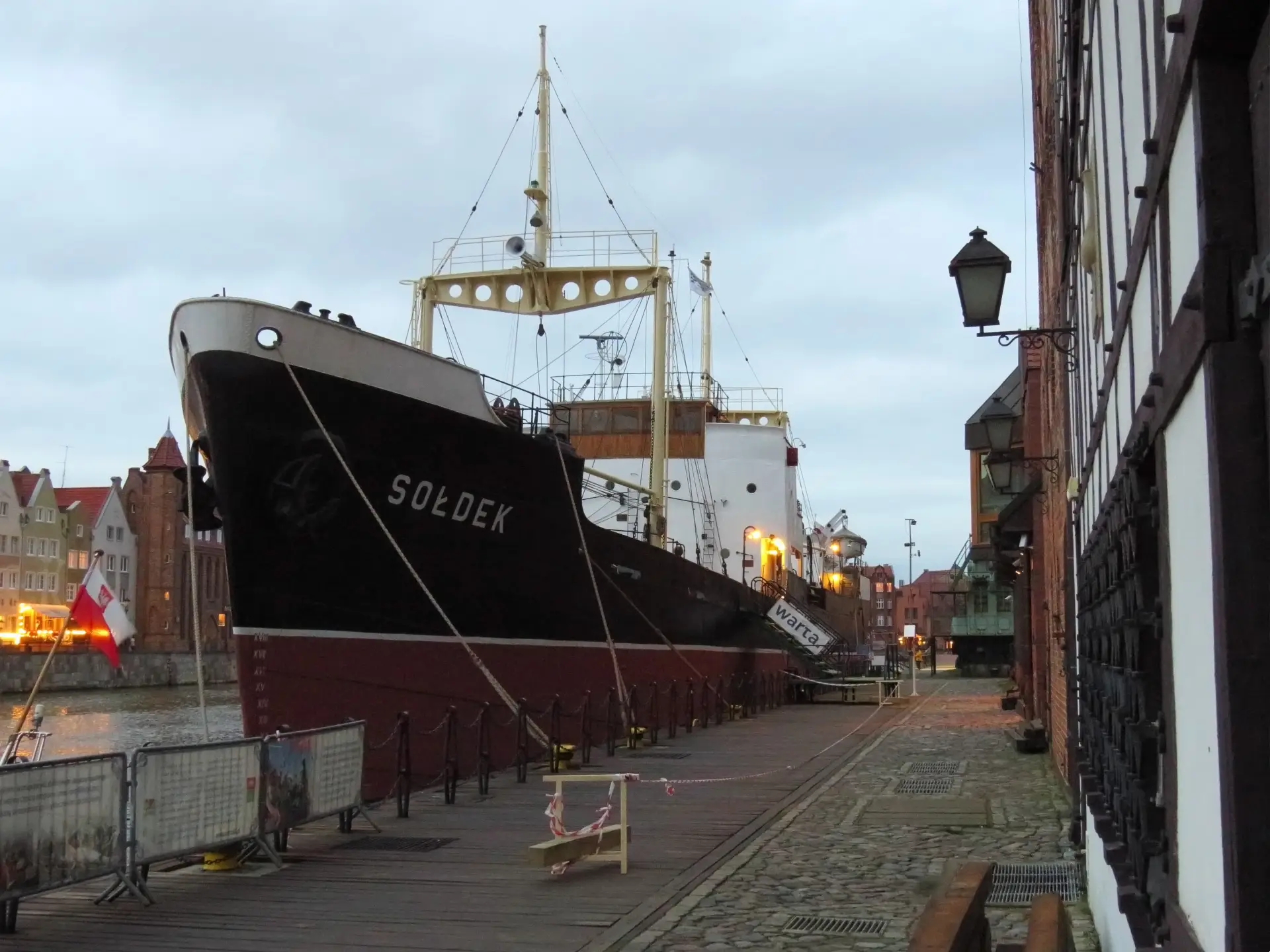 żuraw portowy, gdańsk, zwiedzanie gdańska